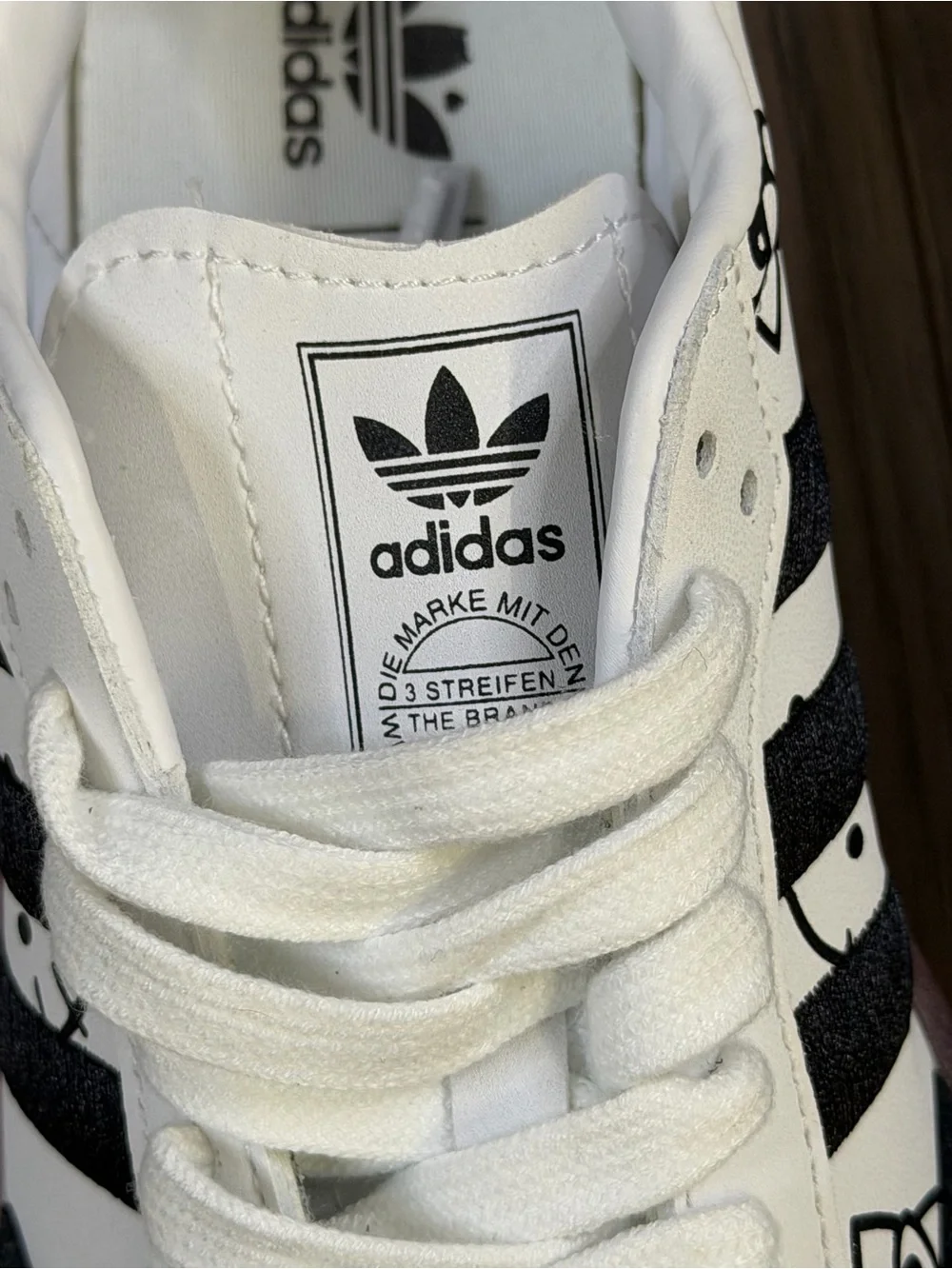 adidas Sambae Hello Kitty Platform Shoes Womens 6.5 Off White Black IG4450 NEW